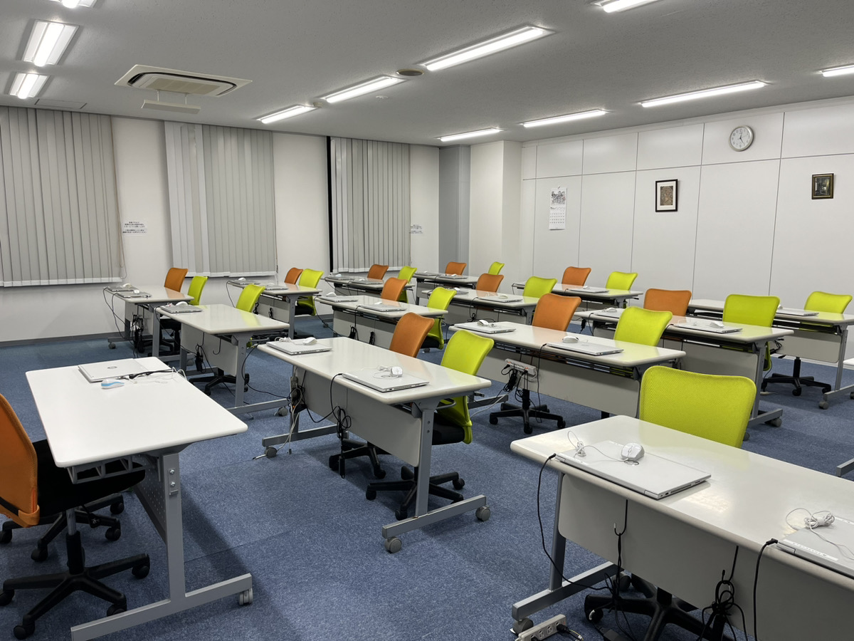 パソコン完備の研修教室606号室